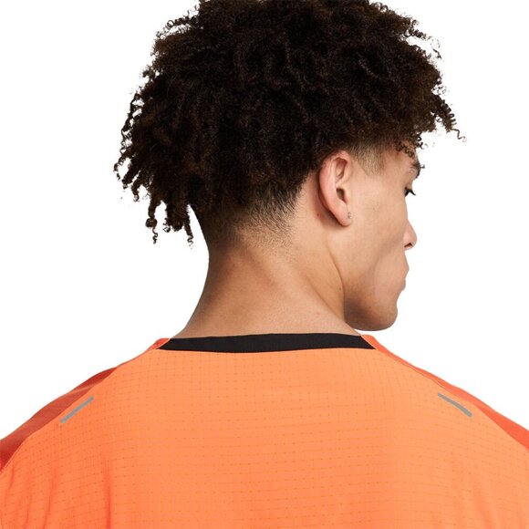 Nike Trail Dri-FIT Rise 365 Men's Short-Sleeve Running Gym Top Orange - Picture 5 of 8